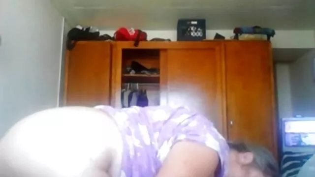 La bionda si porta a un video hard zie fisting anale duro con verdure enormi