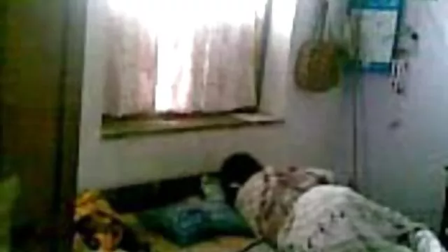 Gonfio insegnante orgasmo femminile video hard si masturba studente per la vagina in classe