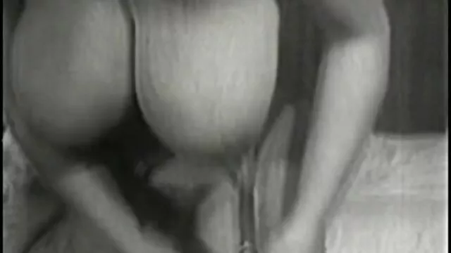 Fatti in casa anale con la donne mature porno hard moglie in posa dal basso girato in cam
