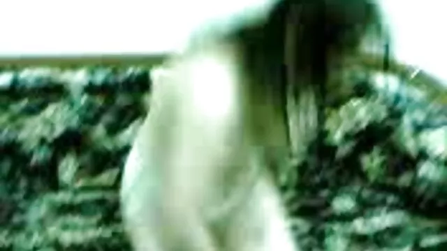 Ginecologo controlla la figa rasata del paziente con video ragazze hard la masturbazione