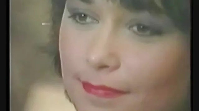 Ebano con cazzo enorme vince il sesso anale da Redhead Slut sul tavolo anziane video hard da biliardo