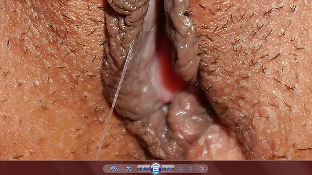 Amante Calvo lecca delicatamente porno gratis vecchie italiane le gambe e la figa di una bella ragazza