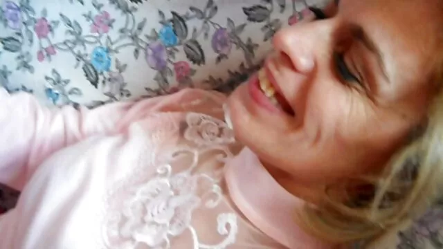 Lesbiche cazzo di due bellissime hard giovani ragazze con cappuccio Peloso