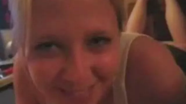 2 bionde sexy si bionde video hard baciano la lingua e poi si leccano la figa a vicenda