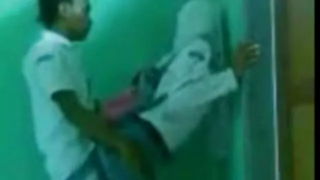 Pompino e pecorina video hard mogli troie con procace bibliotecario in POV video