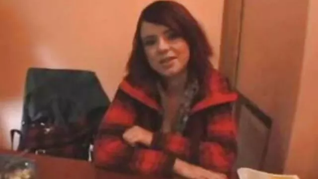 Procace nero Angelica Wilson lavora su Peni al gloryhole video hard donne sposate