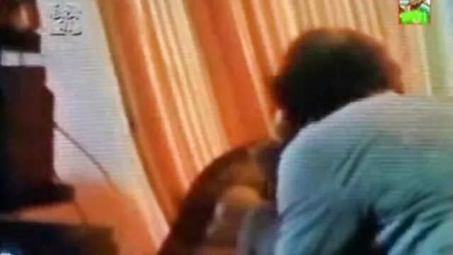 Bavoso pompino e sesso appassionato con giovane vicino di casa nella mature donne hard vasca idromassaggio