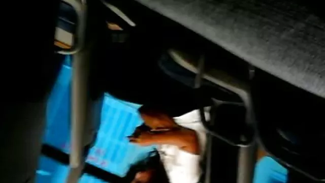 Il piccolo cazzo del marito entra nella porno di belen Figa allungata della moglie
