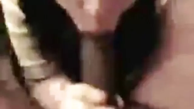 Dominante film hard di donne mature ebano donna seduta sul viso di un vecchio