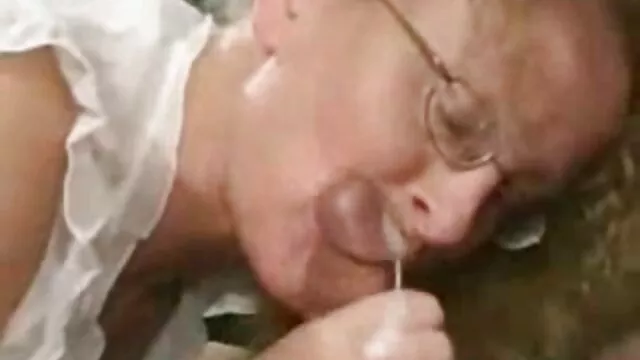 Ava gode di un video hard troie enorme cazzo del fratellastro